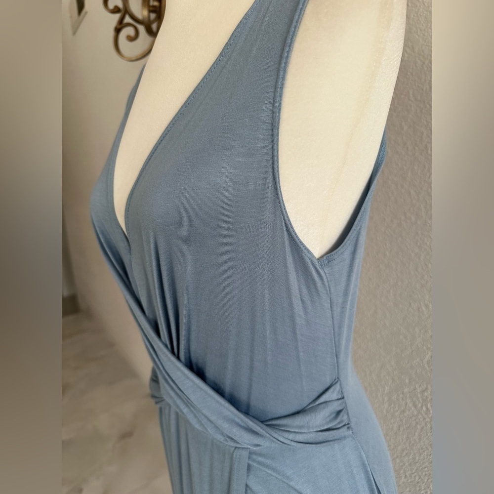 Powder Blue Midi Sleeveless Dress - Picture 4 of 6